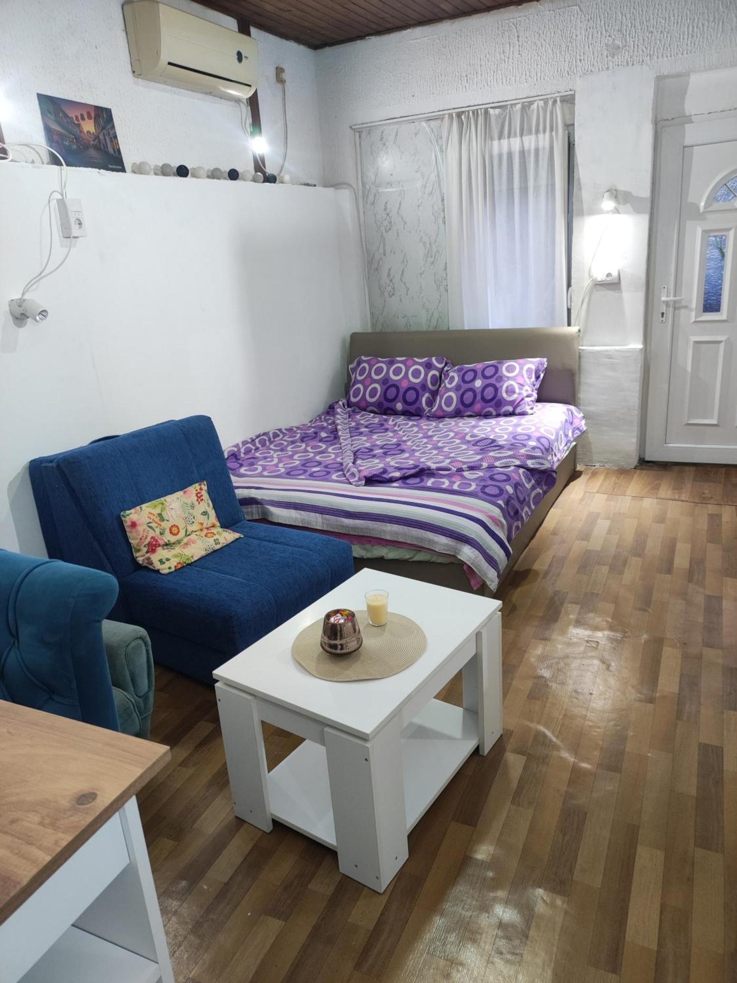Prenociste Indija Hrvic Apartamento Exterior foto